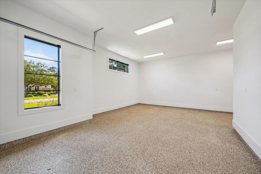 Spacious, unfurnished interior of a new home in , Houston (Image 24).