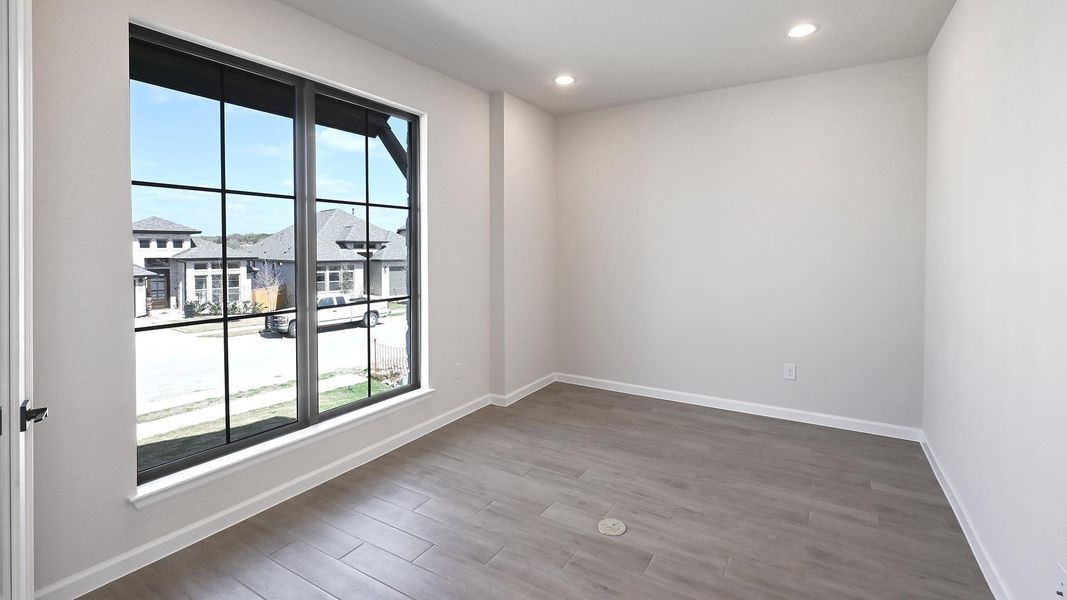 Spacious, unfurnished interior of a new home in 6 Creeks, Kyle (Image 17).