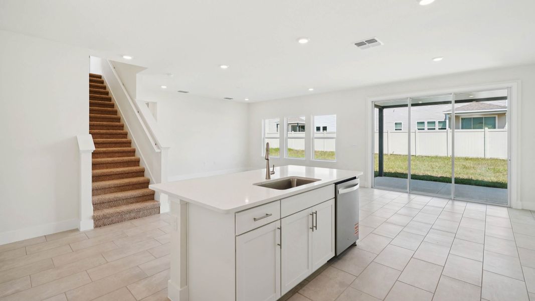 Representative furnished interior of a home built from the Hemingway by D.R. Horton in Sandal Key, Weeki Wachee (Image 16).