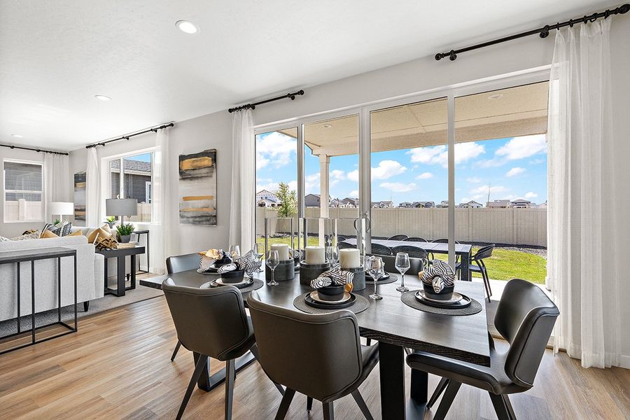 Moonstone-DEN-Dining Nook