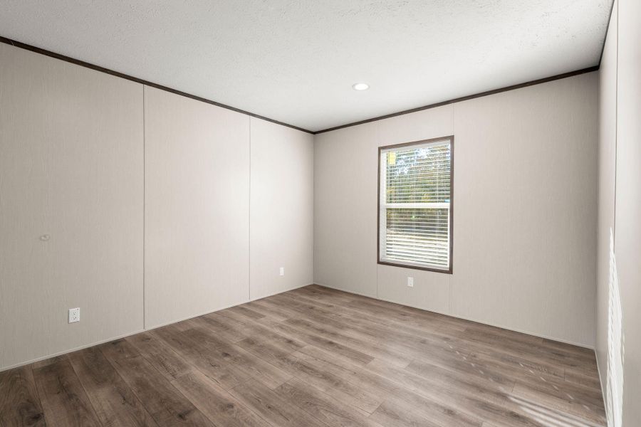 Spacious, unfurnished interior of a new home in , Cottageville (Image 21).