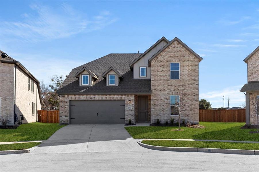 02. 2902 Hanscom - Front