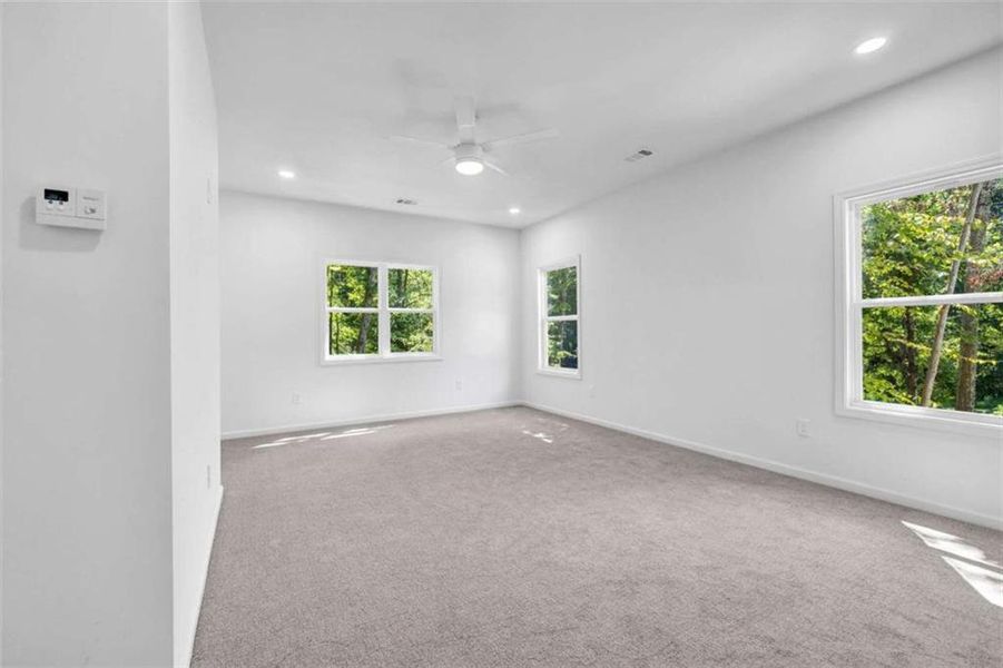 Spacious, unfurnished interior of a new home in , Fayetteville (Image 27).