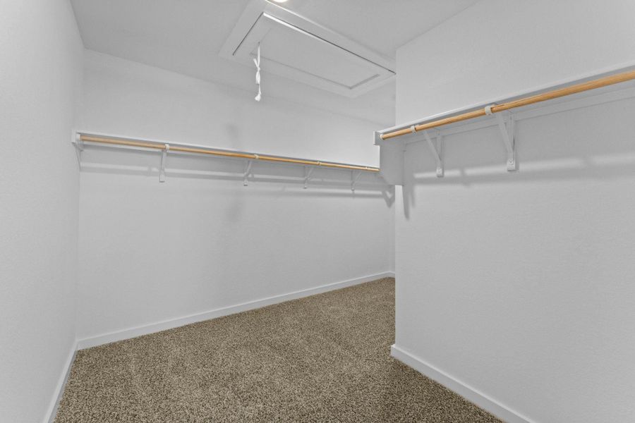 Spacious, unfurnished interior of a new home in Sonoma Oaks, Fredericksburg (Image 18).
