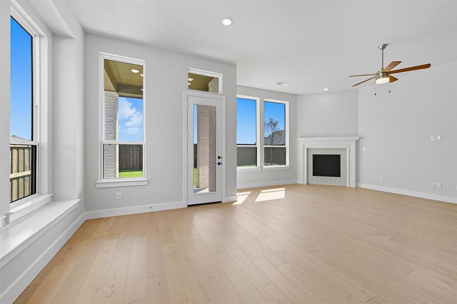 Spacious, unfurnished interior of a new home in Trinity Falls, McKinney (Image 24).