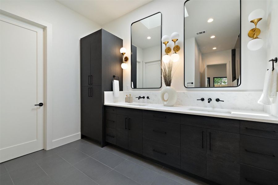 Furnished interior view inside a new home in , Austin (Image 7).