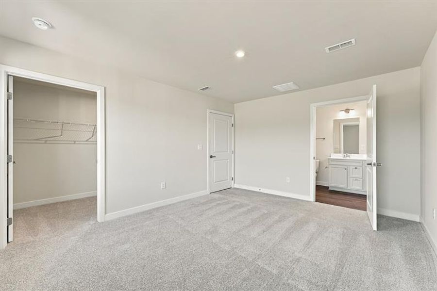 Spacious, unfurnished interior of a new home in Linwood Estates, Lexington (Image 12).