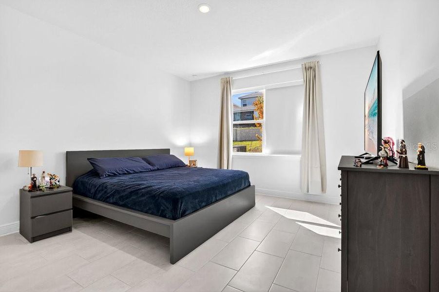 Furnished interior view inside a new home in Hills of Minneola, Minneola (Image 9).