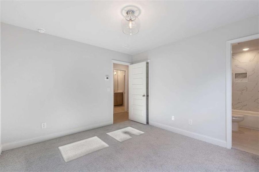 Spacious, unfurnished interior of a new home in , Athens (Image 31).