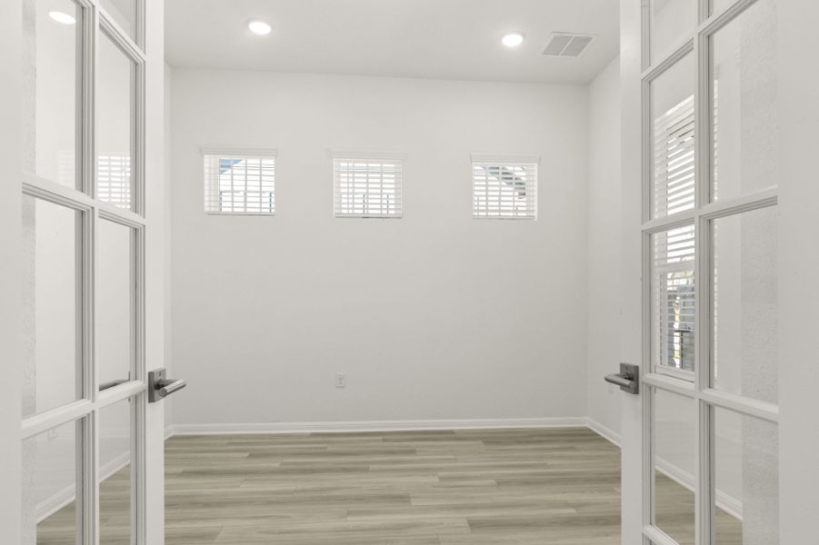 Spacious, unfurnished interior of a new home in Easton Park, Austin (Image 45).