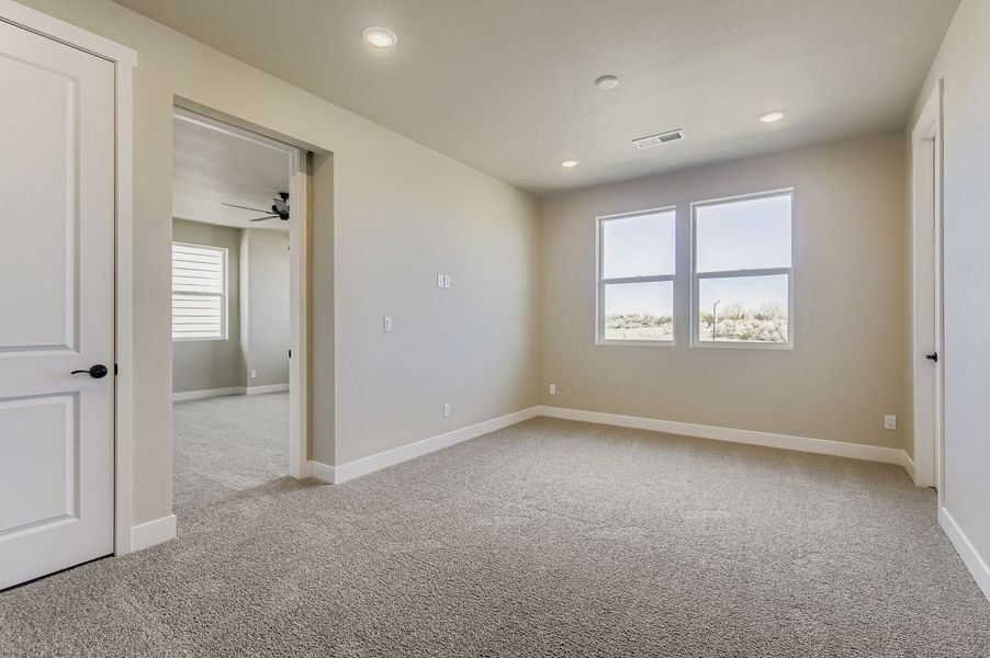 Spacious, unfurnished interior of a new home in Country Club Reserve – Fort Collins, Fort Collins (Image 24).
