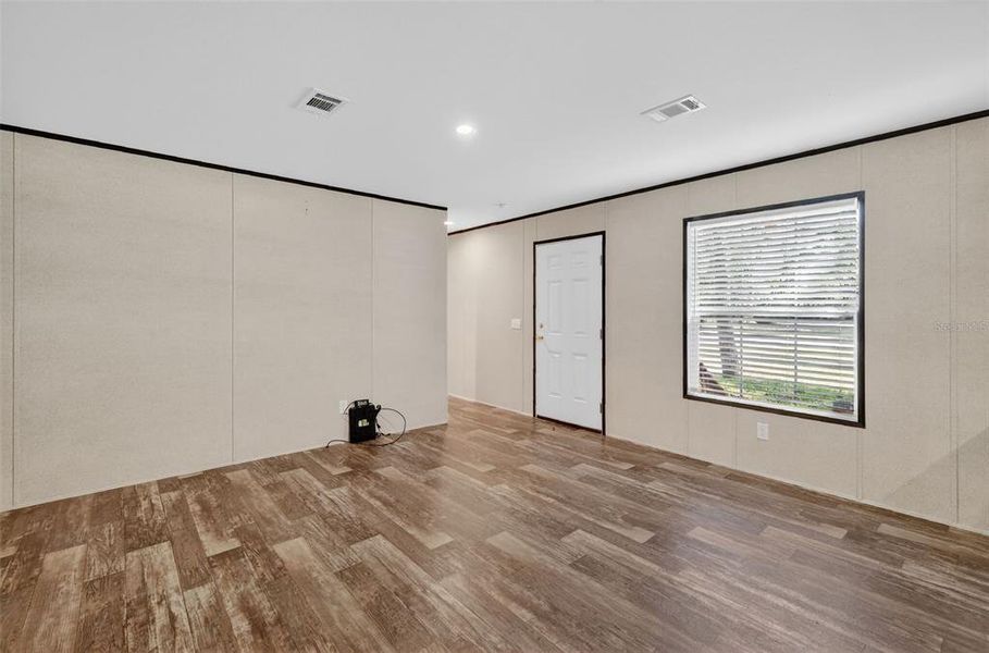 Spacious, unfurnished interior of a new home in , Bushnell (Image 13).