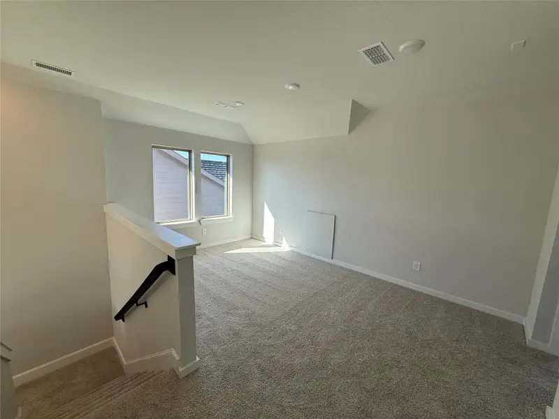 Spacious, unfurnished interior of a new home in Austin Point, Richmond (Image 12).