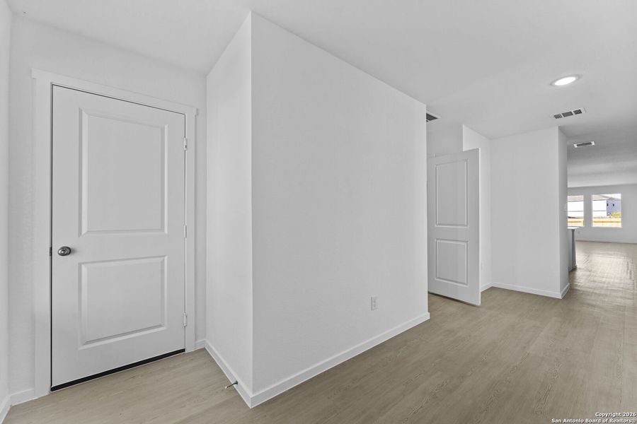 Spacious, unfurnished interior of a new home in , New Braunfels (Image 11).