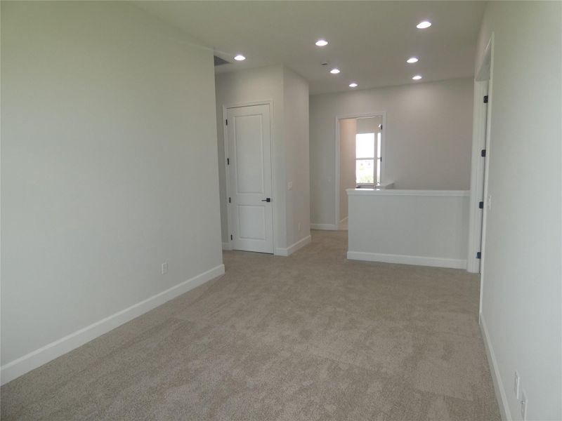 Spacious, unfurnished interior of a new home in , Westlake (Image 30).