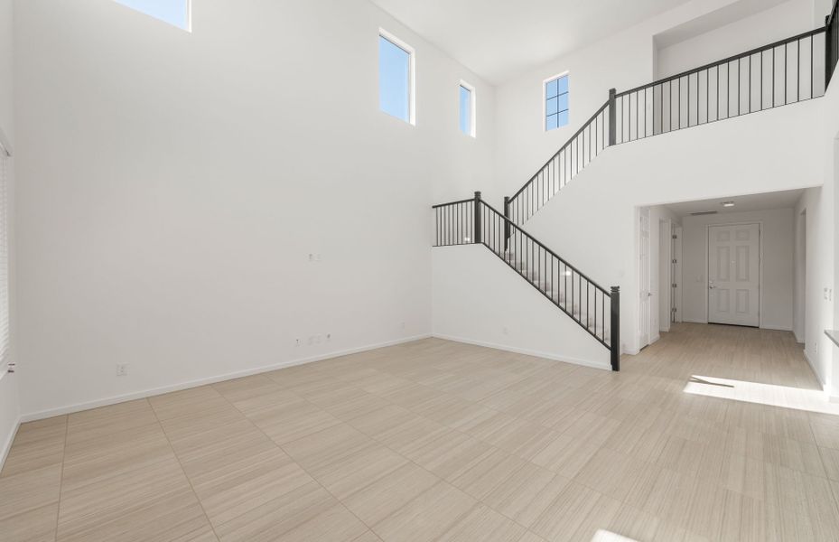 Spacious, unfurnished interior of a new home in Soleo, San Tan Valley (Image 25).