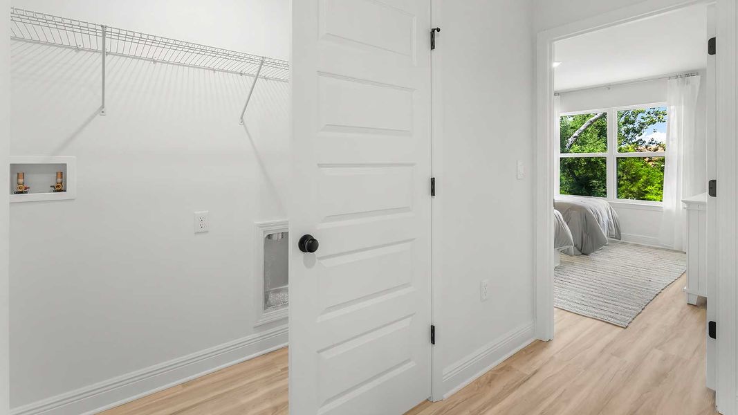 Spacious, unfurnished interior of a new home in Colonial East, Panama City Beach (Image 23). Spacious, unfurnished interior of a new home in Colonial East, Panama City Beach (Image 23).