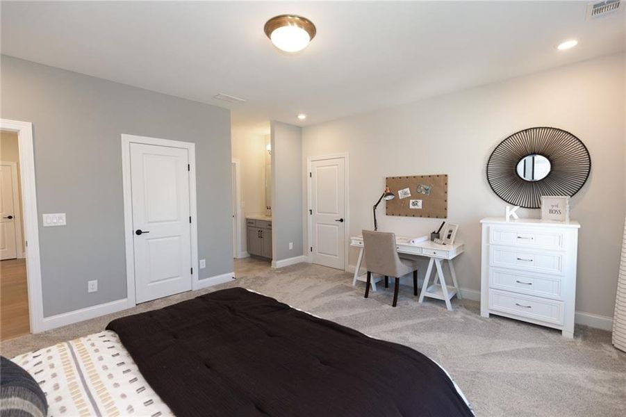 Furnished interior view inside a new home in Aberdeen, Hoschton (Image 65).