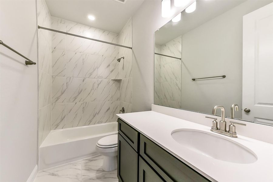 Furnished interior view inside a new home in Evergreen 40', Conroe (Image 9). Furnished interior view inside a new home in Evergreen 40', Conroe (Image 9).