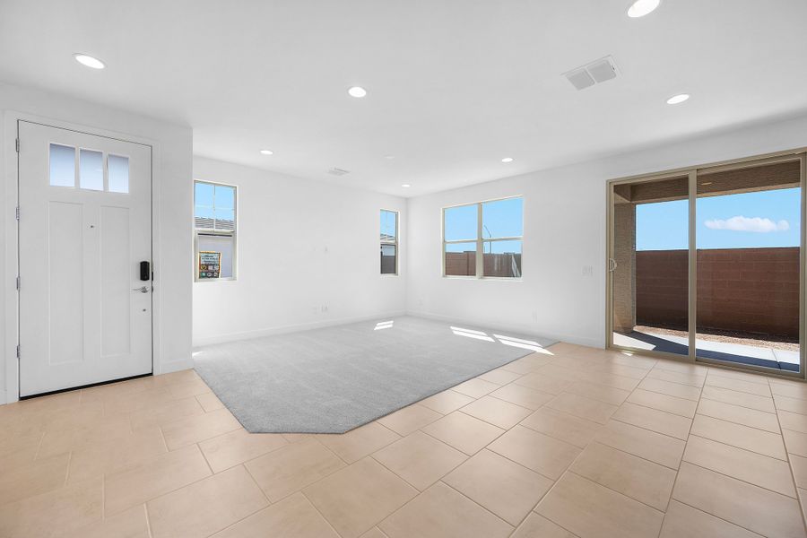 Spacious, unfurnished interior of a new home in Artisan at Asante Vista Collection, Surprise (Image 29).