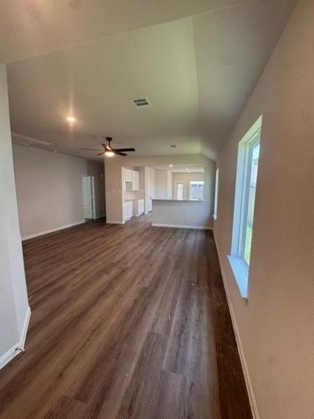 Spacious, unfurnished interior of a new home in Townsend Reserve, Splendora (Image 27).