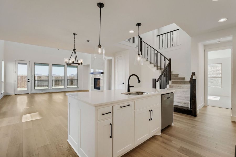 4308 Double Diamond - Kitchen