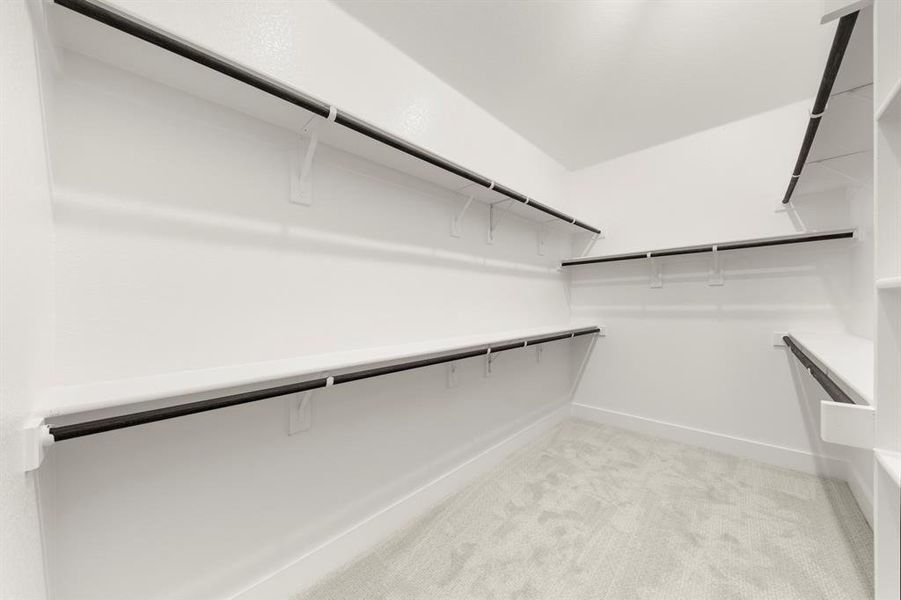 24. 1027 Gracious - Closet