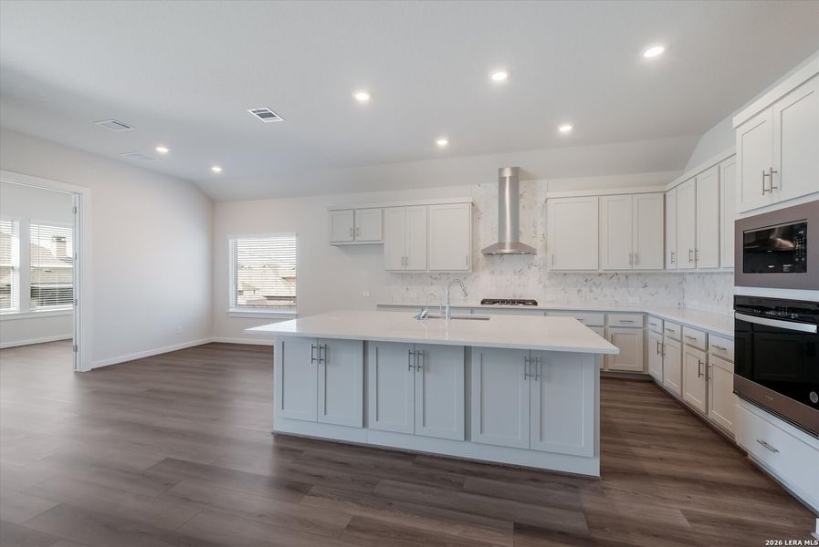 Furnished interior view inside a new home in Foxbrook, Cibolo (Image 7).