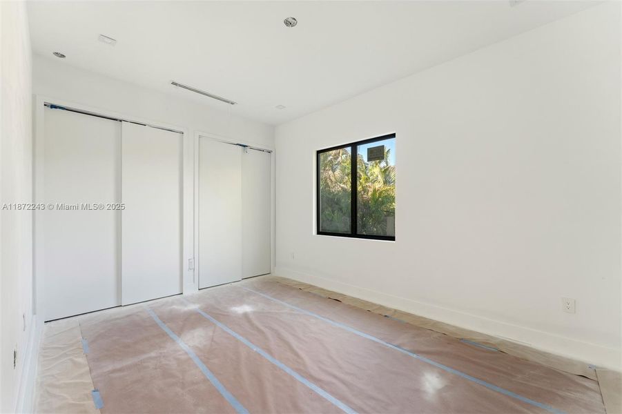 Spacious, unfurnished interior of a new home in , Miami (Image 14).