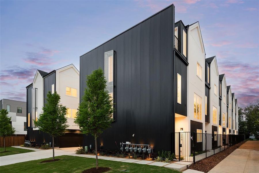 Condo located in Dallas, TX showcasing its design and architecture (Image 4). Condo located in Dallas, TX showcasing its design and architecture (Image 4).