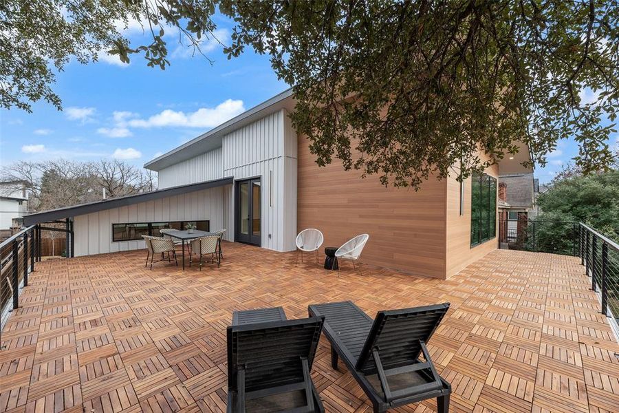 Exterior details and patio area of a home in , Dallas (Image 26).