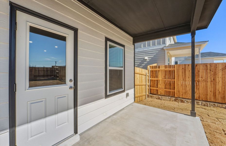 Exterior details and patio area of a home in Sunfield, Buda (Image 28).