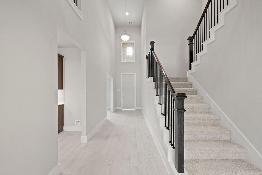 Spacious, unfurnished interior of a new home in Barton Creek Ranch, Conroe (Image 19). Spacious, unfurnished interior of a new home in Barton Creek Ranch, Conroe (Image 19).