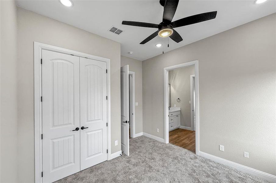 Spacious, unfurnished interior of a new home in , Reno (Image 26).