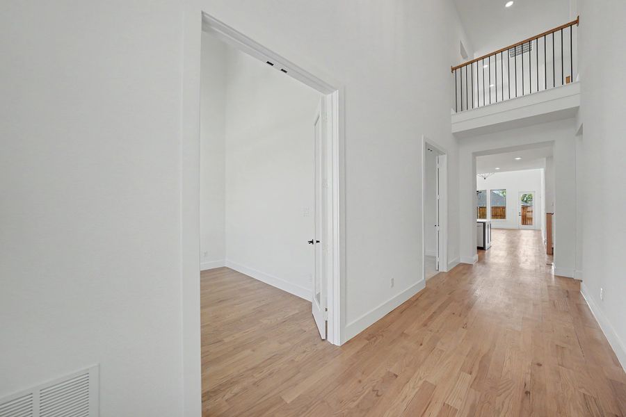 Spacious, unfurnished interior of a new home in Aster Park, McKinney (Image 29).