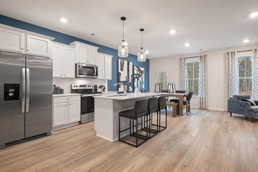 Furnished interior view inside a new home in Chapel Hill, Newnan (Image 6).