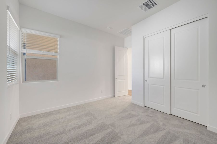 Spacious, unfurnished interior of a new home in Terraza, San Tan Valley (Image 29).