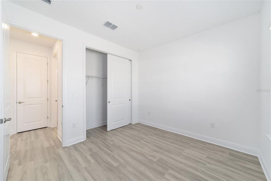 Spacious, unfurnished interior of a new home in , Ocala (Image 39).