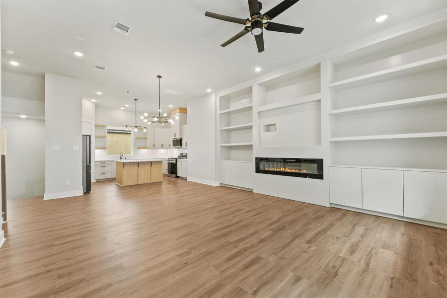 Spacious, unfurnished interior of a new home in , Houston (Image 20).