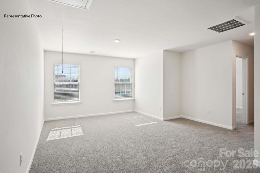 Spacious, unfurnished interior of a new home in Granite Falls, Lancaster (Image 27).