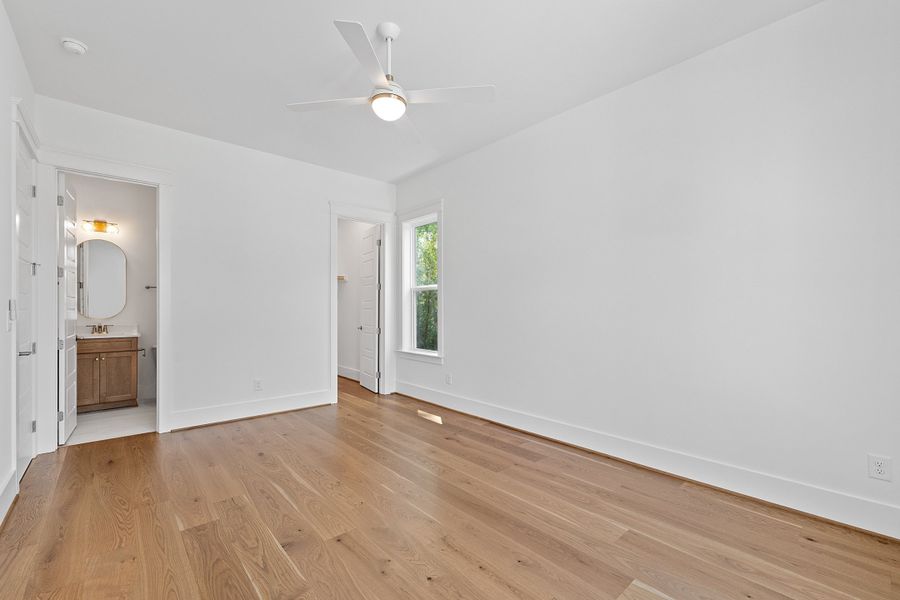 Representative unfurnished interior of a home built from the The Emerson by RobuckHomes in Stonehenge, Raleigh (Image 162).
