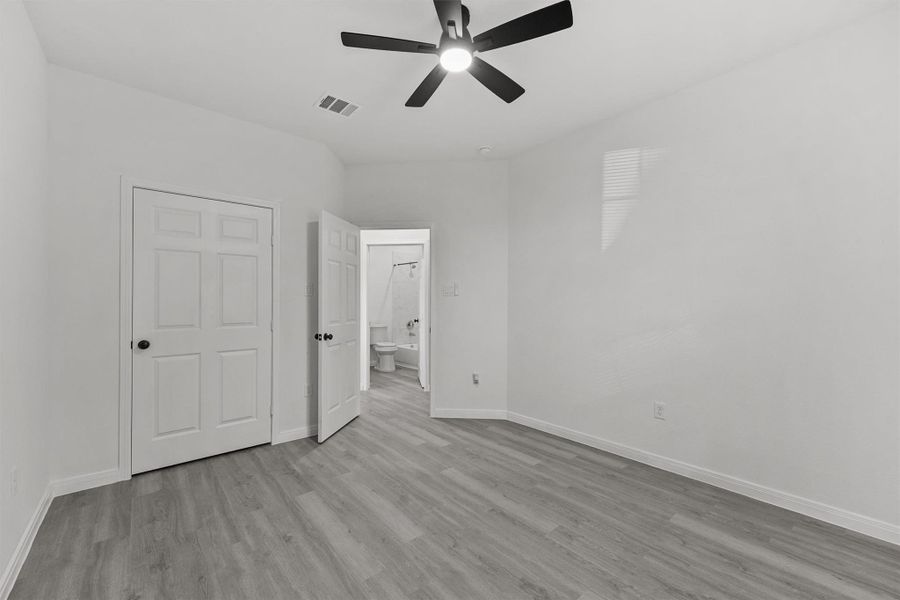 Spacious, unfurnished interior of a new home in , Texas City (Image 21). Spacious, unfurnished interior of a new home in , Texas City (Image 21).