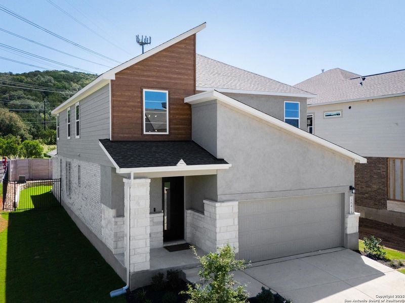 Image 20 of a home in Crown Ridge Manor.