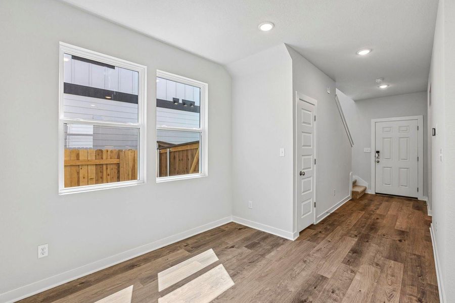 Spacious, unfurnished interior of a new home in Avery Centre, Round Rock (Image 19).