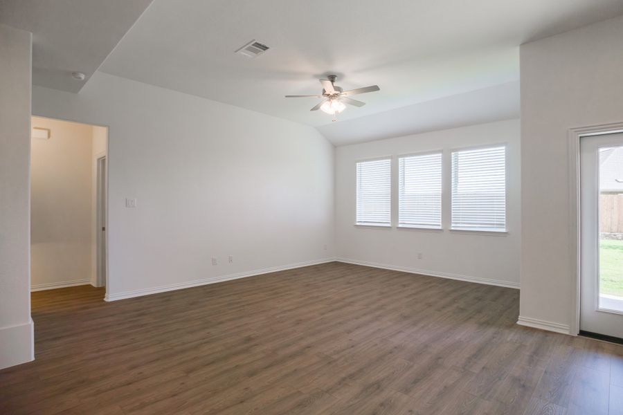 Spacious, unfurnished interior of a new home in The Villages of Hurricane Creek, Anna (Image 23).