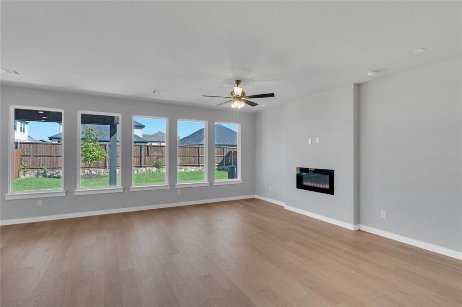 Spacious, unfurnished interior of a new home in Mercer Meadows, Royse City (Image 21). Spacious, unfurnished interior of a new home in Mercer Meadows, Royse City (Image 21).