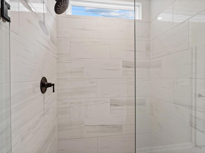 Representative interior finishes for a home built from the The Glenwood D by Davidson Homes LLC in Kelly Preserve, Loganville (Image 18).