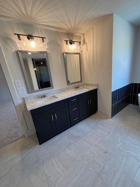 Image 21 of a home in Le Jardin.