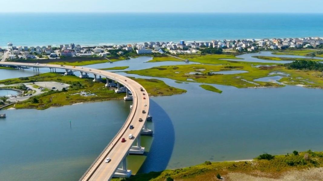 Image 40 of a home in Waterside Townhomes.