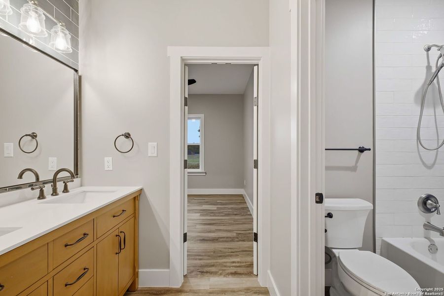 Furnished interior view inside a new home in , Bandera (Image 8).